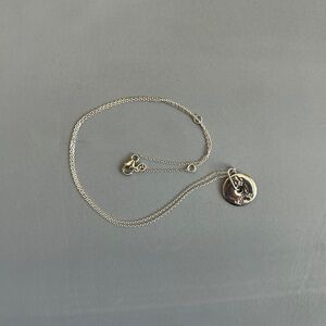 Mejuri Astrology Pendant Necklace - Pisces